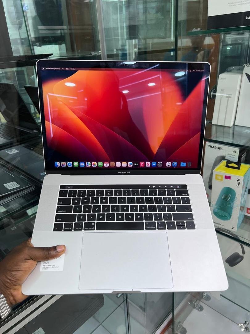 MAC BOOK PRO 2017