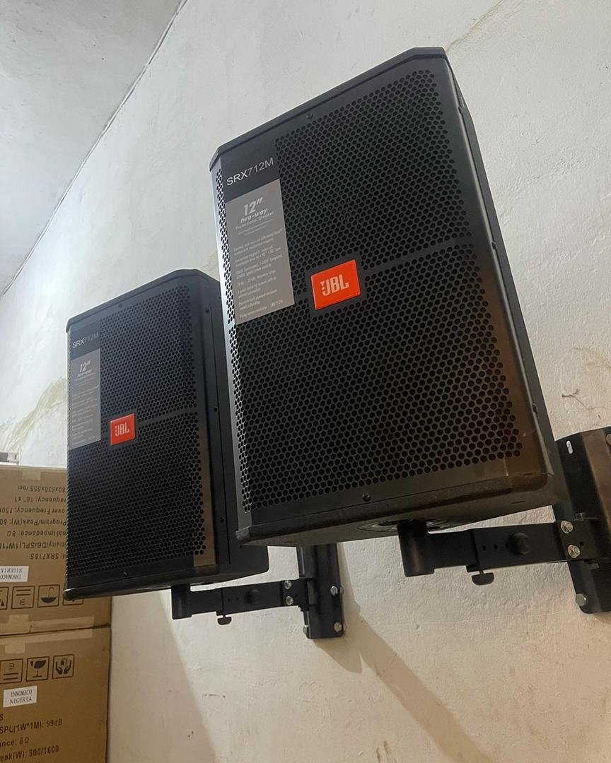 Quality with Set JBL speakers