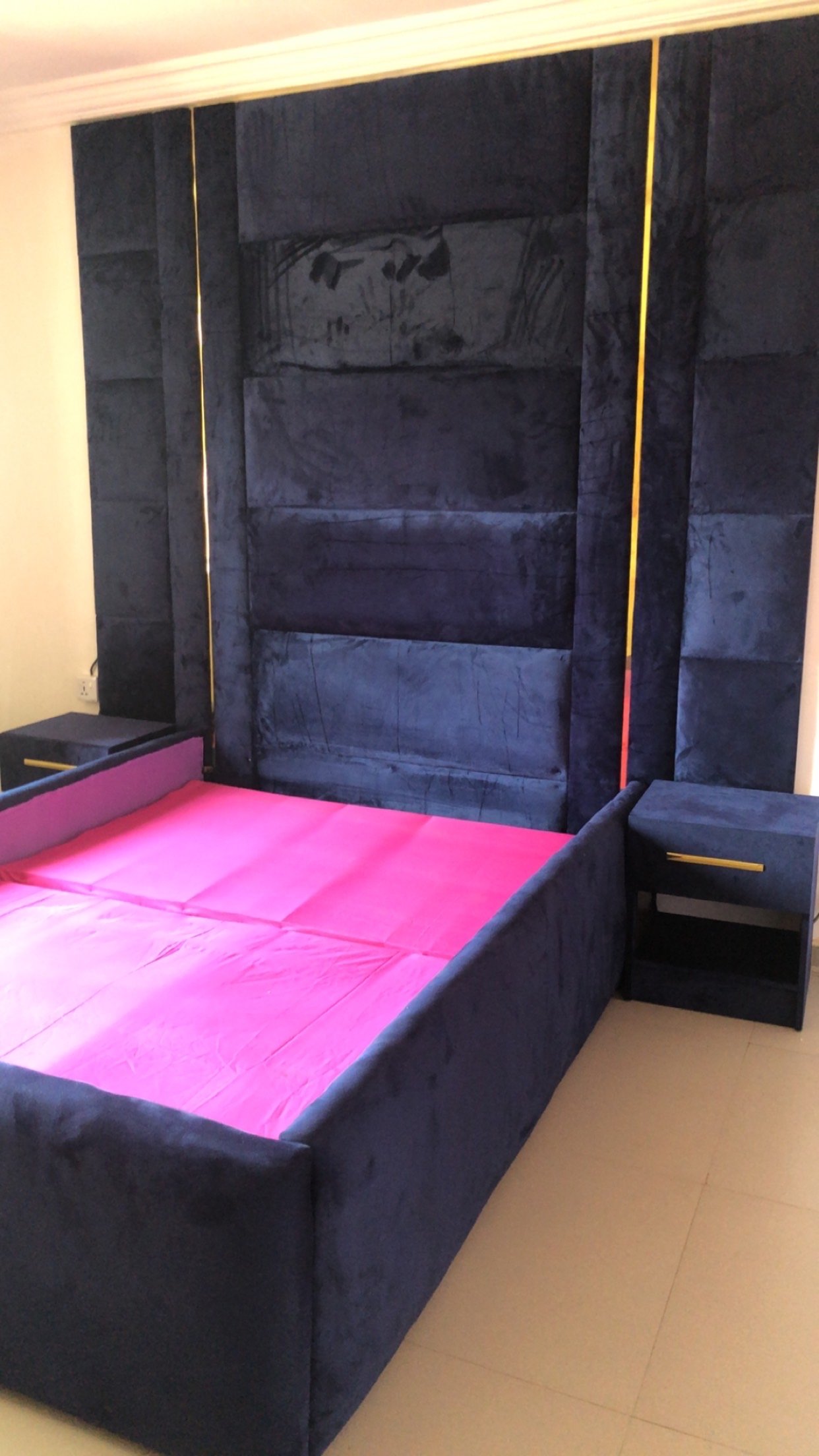 Bedframe floor to ceiling 4x6