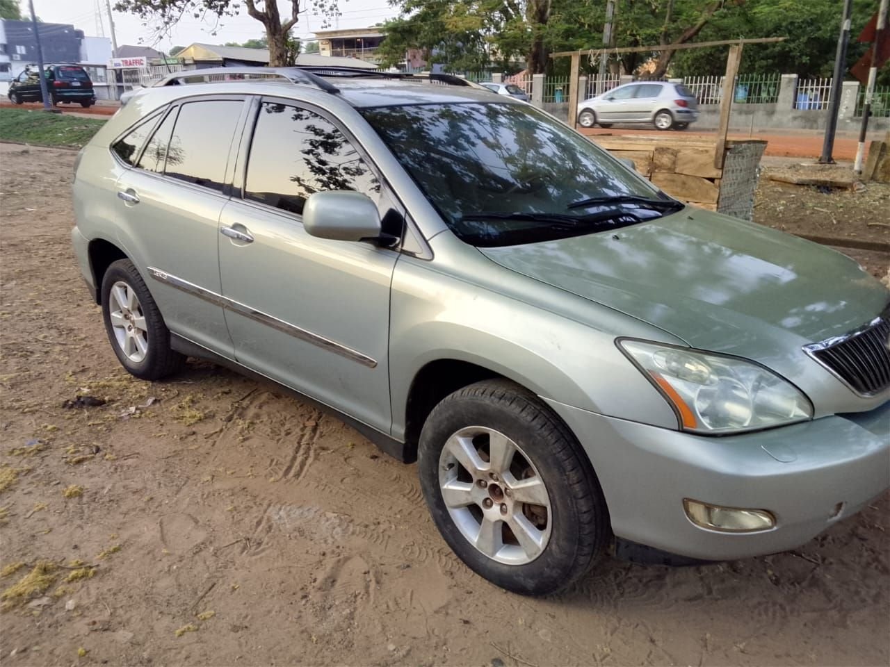 Lexus 330