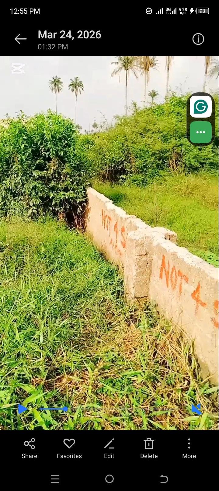 A plot of land available along Eneka link road by st Silas Anglican church Eneka, Obio Akpor. Good road network with Nddc lights available on the street entrance... dwarf fence secure built-in location. DM for videos and survey plan I am the direct owner