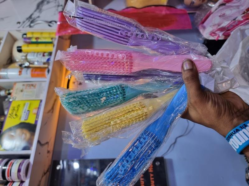 Octopus brush
