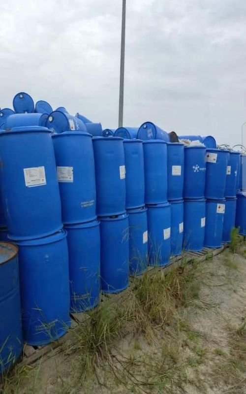 Blue plastic drums 235 liters