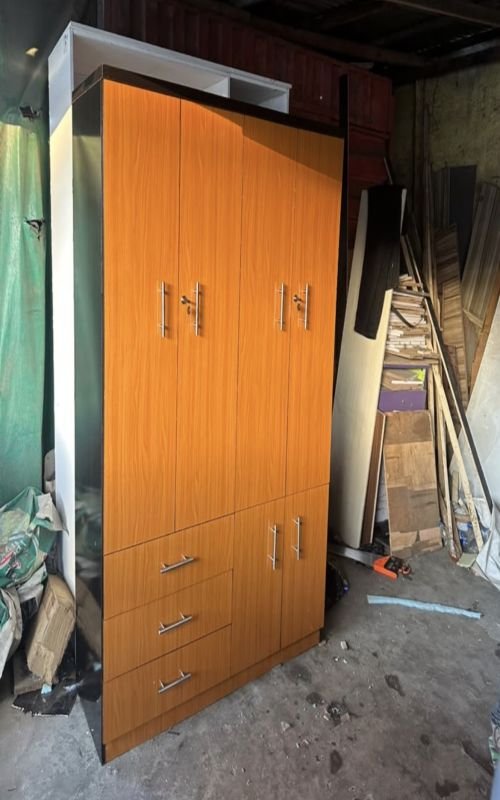Family size wardrobe