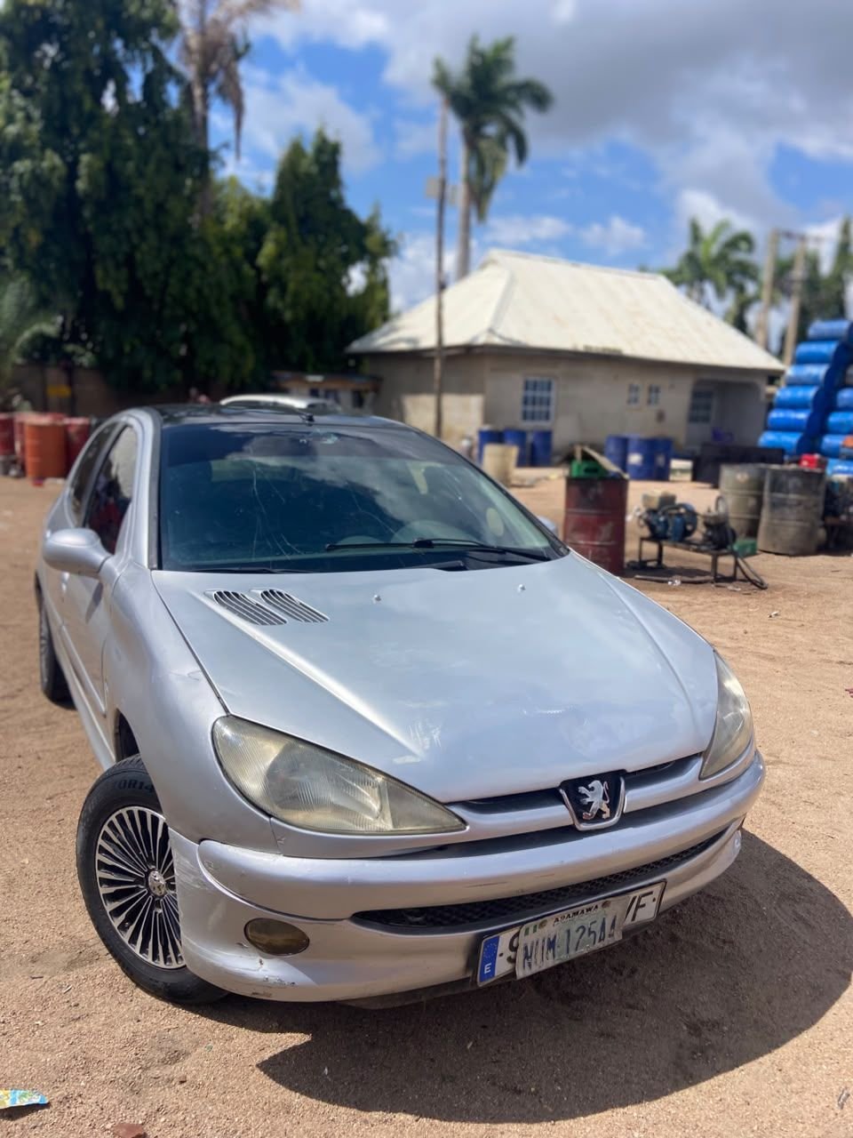 Clean nigeria used Peugeot 206 2004