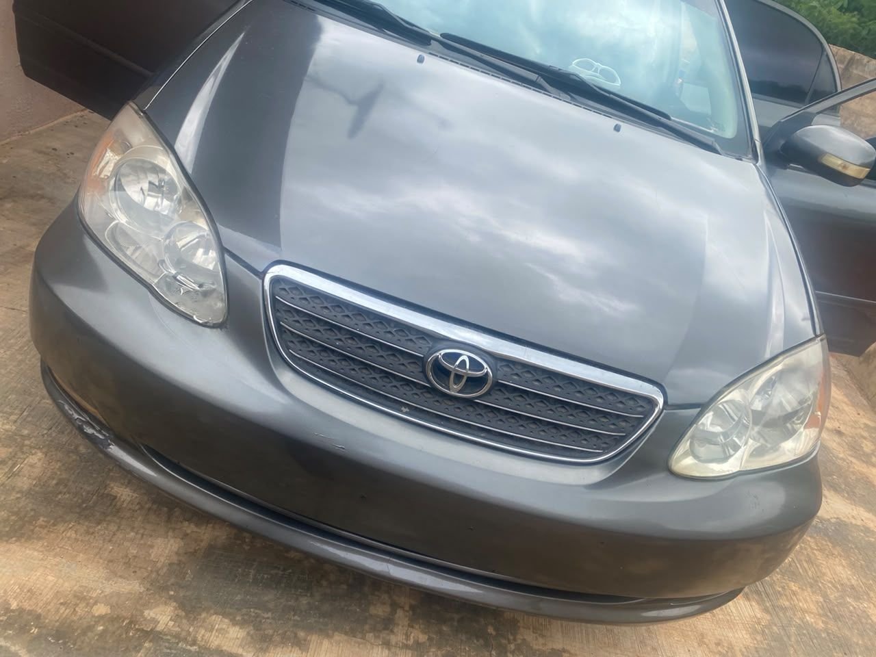 Extremely clean toyota corolla 2004 for sale in ibadan