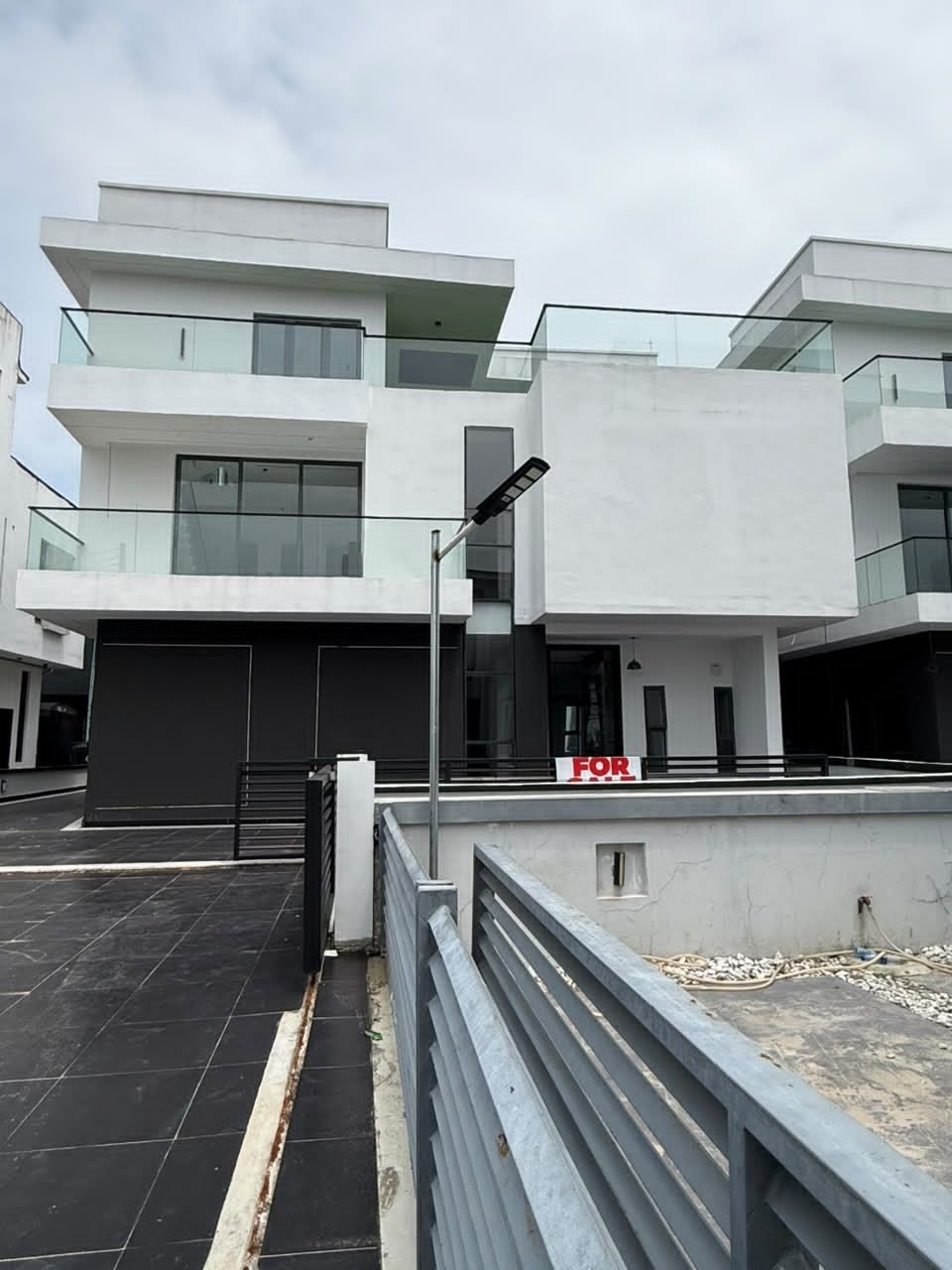 Newly Built 5Bedroom Fully Detached Duplex For Sale in lagos