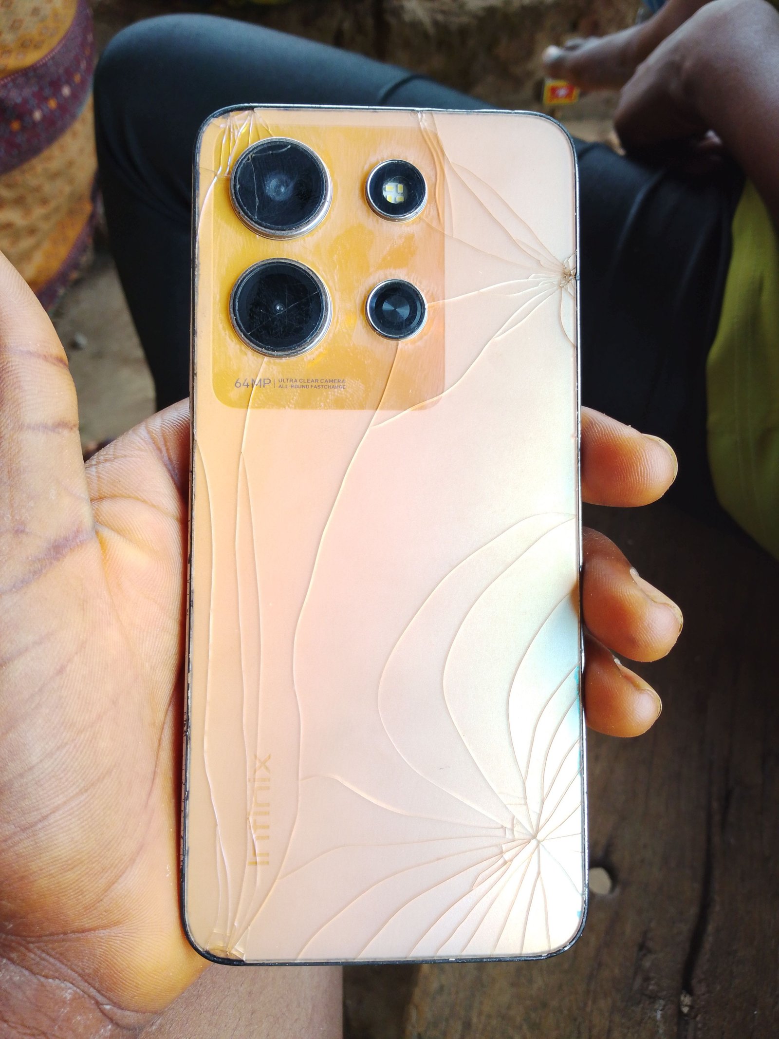 Infinix note 30 256 g by 16