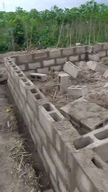 Land for sale with 4 bedroom standard and ensuit foundation on it!!!