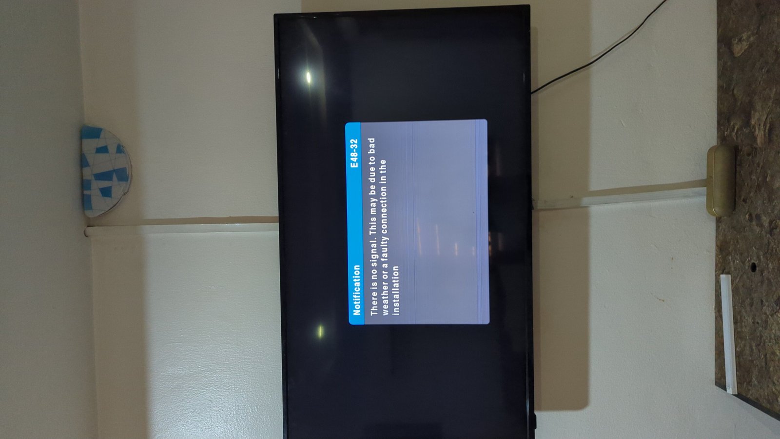 55 inches Hitachi Smart TV